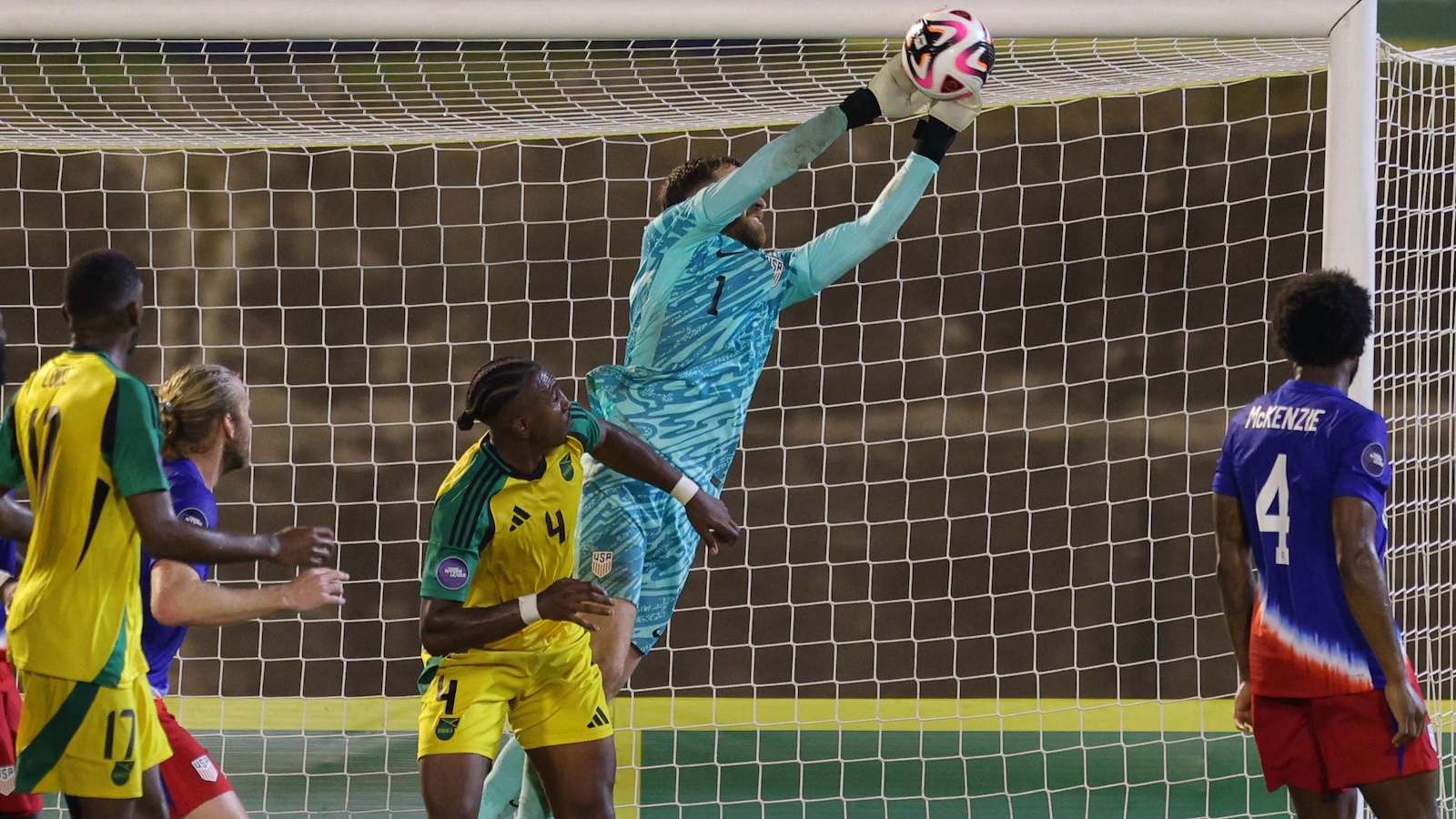 日职联横滨水手对阵川崎前锋：困境中的两队谁能率先止颓？